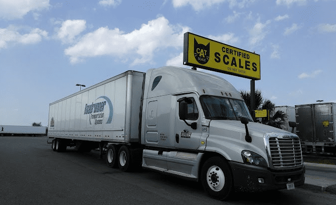 semi truck parking in texas 2